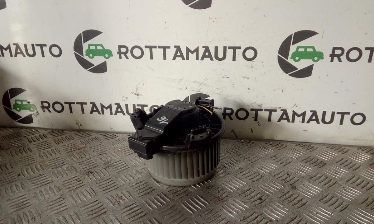 Motorino Ventilazione Abitacolo AV2727000311 Usato
