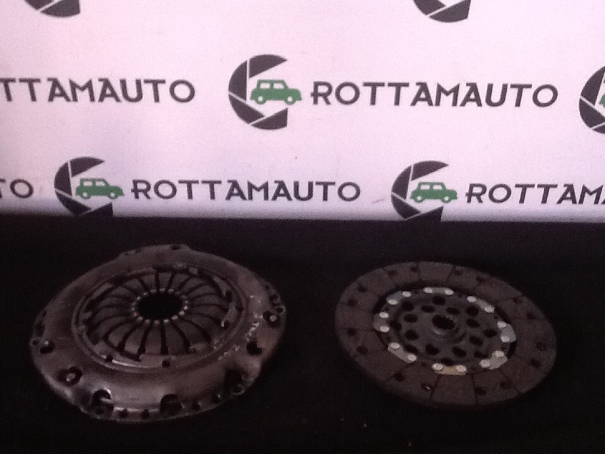 Kit Frizione LUK 323 Usato